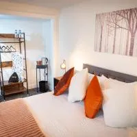 Kings Arms Suites - Luxury Double - Waterfall Shower - Self Check In, hotel v mestu Whitehaven