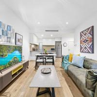 Rooftop 2 Bed Apt With Terrace at Newtown, khách sạn ở Newtown, Sydney