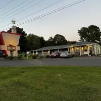 Bea's Parkway Inn, готель у місті Маунт-Ері