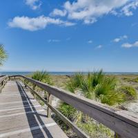Fernandina Beach Townhome, Steps to Public Beach