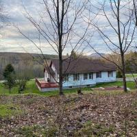 Le Highwater - Cabin, hotel in Mansonville