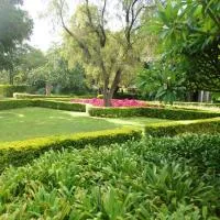 Rose and Ivy Cottages, hotel di Louis Trichardt