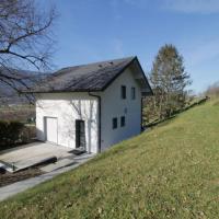 Pretty new and comfortable house between towns and lakes, Chambéry-Savoie-flugvöllur - CMF, Voglans, hótel í nágrenninu