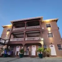 Silver View Apartments, hotel a Saint George's