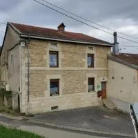 A l'OREE DU BOIS, hotell i Ville-Houdlémont