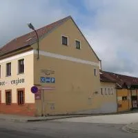 PENZION U TOČÍKA, готель у місті Kunžak