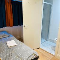 Tiny but private & best Location, hotel in Chinatown, London