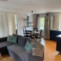Stockholm Archipelago House with shared pool, hotel sa Mörtviken