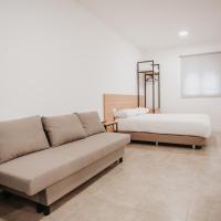 Polorooms, hotel near Valladolid Airport - VLL, Zaratán