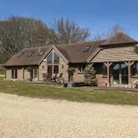 The Barn New Forest Free Paddle boarding & free Zip wire., Hotel in Ringwood