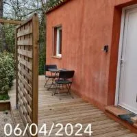 Studio neuf rocbaron, hotel Rocbaronban