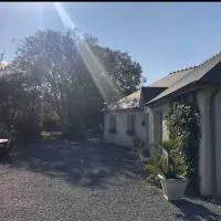 Maison avec parc arboré entre terre et mer, hotel di Hudimesnil