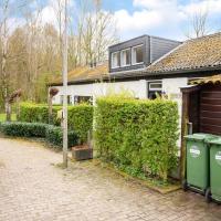 Serene Holiday Home in Ulestraten with Terrace, hotel near Maastricht-Aachen Airport - MST, Ulestraten