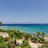 Paros Blue Dolphin FULLY RENOVATED by RIVEA GROUP, hotel v mestu Chrissi Akti