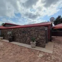 At Ease Road Lodge, Hotel in Zeerust