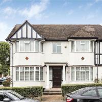 Large 5 Bedroom house in Finchley