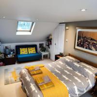 Large light loft room - en suite