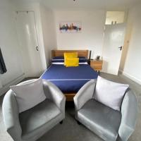 Stylish & Modern Central Studio Apartment Free parking