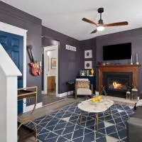 Modern Escape: 5BR/2.5BA Near St. Louis Must-Sees, hotel u gradu 'Saint Louis'