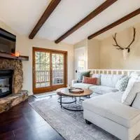 Pine Perch ~ Cozy Mountain Cabin w/ Views, מלון בBailey