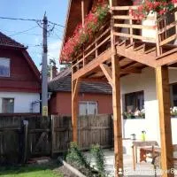Csicsói Csűrház, hotel em Ciceu