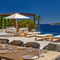 Villa Crystalsea 1 infinity heatedpool in Hvar, hotelli kohteessa Hvar
