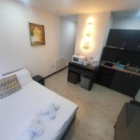 Private Ensuite Studio Room with Kitchenette