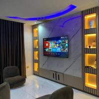 Loft and Luxe Apartment, hotell i Yaba, Lagos