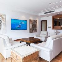 Riviera Retreat 3 Bedroom Voula Luxury Haven Apt, ξενοδοχείο σε Βούλα, Αθήνα