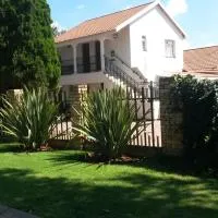 Magnolia Guesthouse & coffeeshop, hotel a Vaalpark