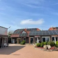 Modern House Gehrden auf 2 Etagen, Nice Garten, Barbecue, Contactless Check-in, free parking, hotel Gehrdenben