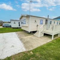 Lovely 8 Berth Caravan With Decking At Broadland Sands In Suffolk Ref 20136bs