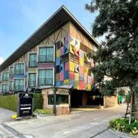 Nights in A Box, hotel di Ban Muang (1)