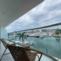 NEW Nautico with Marina View and Rooftop Pool plus Gym, hotel cerca de Aeropuerto Lic. Gustavo Díaz Ordaz - PVR, Puerto Vallarta