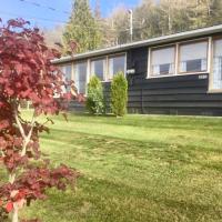 Rent My Studio, Powell River-flugvöllur - YPW, Powell River, hótel í nágrenninu