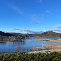 Feriehus i landlige område med nydelig utsikt, hotel en Leirvik