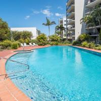 Beachfront Oasis with Private Rooftop Retreat, hotel a prop de Aeroport de Sunshine Coast - MCY, a Marcoola