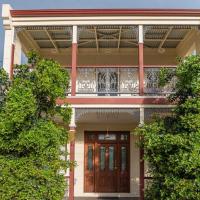 Modern Victorian Holiday Home in Ashgrove, hotel in Ashgrove, Brisbane