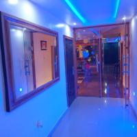 An Entire Rare Stylish 5-Bedroom Bungalow, hotel di Akure