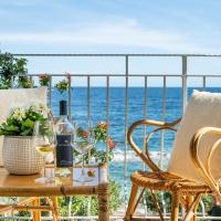casa fronte spiaggia, hotel in Cala Gonone