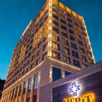 Merit Starlit Hotel & Residences, hotel em Budva