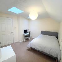 Cozy Double Room next to Putney Bridge and High Street、ロンドン、バーンズのホテル