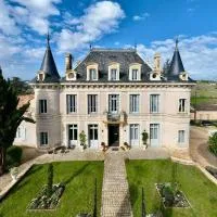 Château Hôtel Edward 1er, hotel u gradu 'Monpazier'