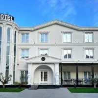 Reign Hotel, hotel em Vorë