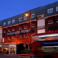 Antoinette Hotel Wimbledon, hotel di London