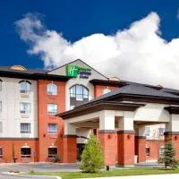 Holiday Inn Express & Suites Whitecourt by IHG، فندق في وايتكورت