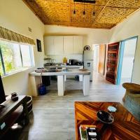 Charming Cottage in the wilderness on 5 Acres, hotel a Lusaka