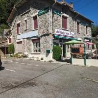 Auberge Des Pins、オーブナのホテル