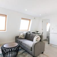 Modern 1BR Top Floor Apartment in Ipswich