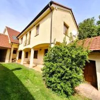 Penzión Villa Agnes, hotel en Smolenice